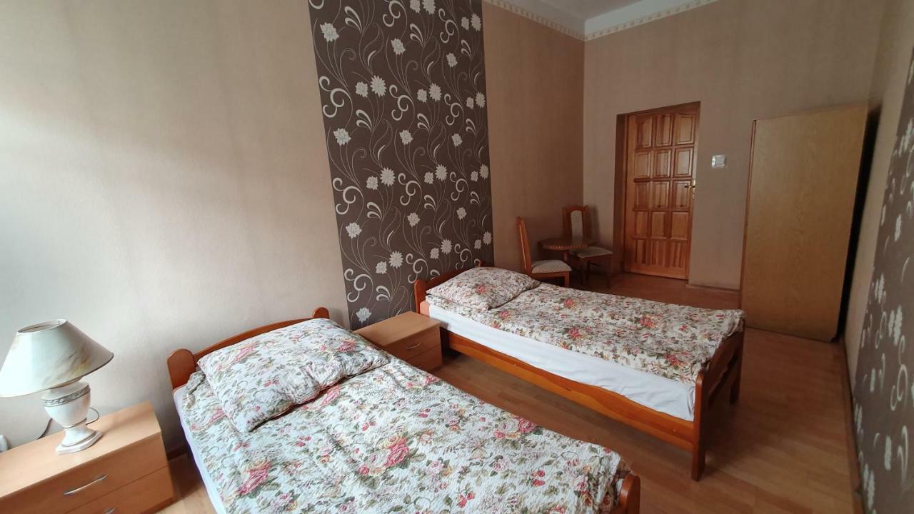 Pokoje Do Wynajecia Piastowska Miedzyrzecz Exterior photo